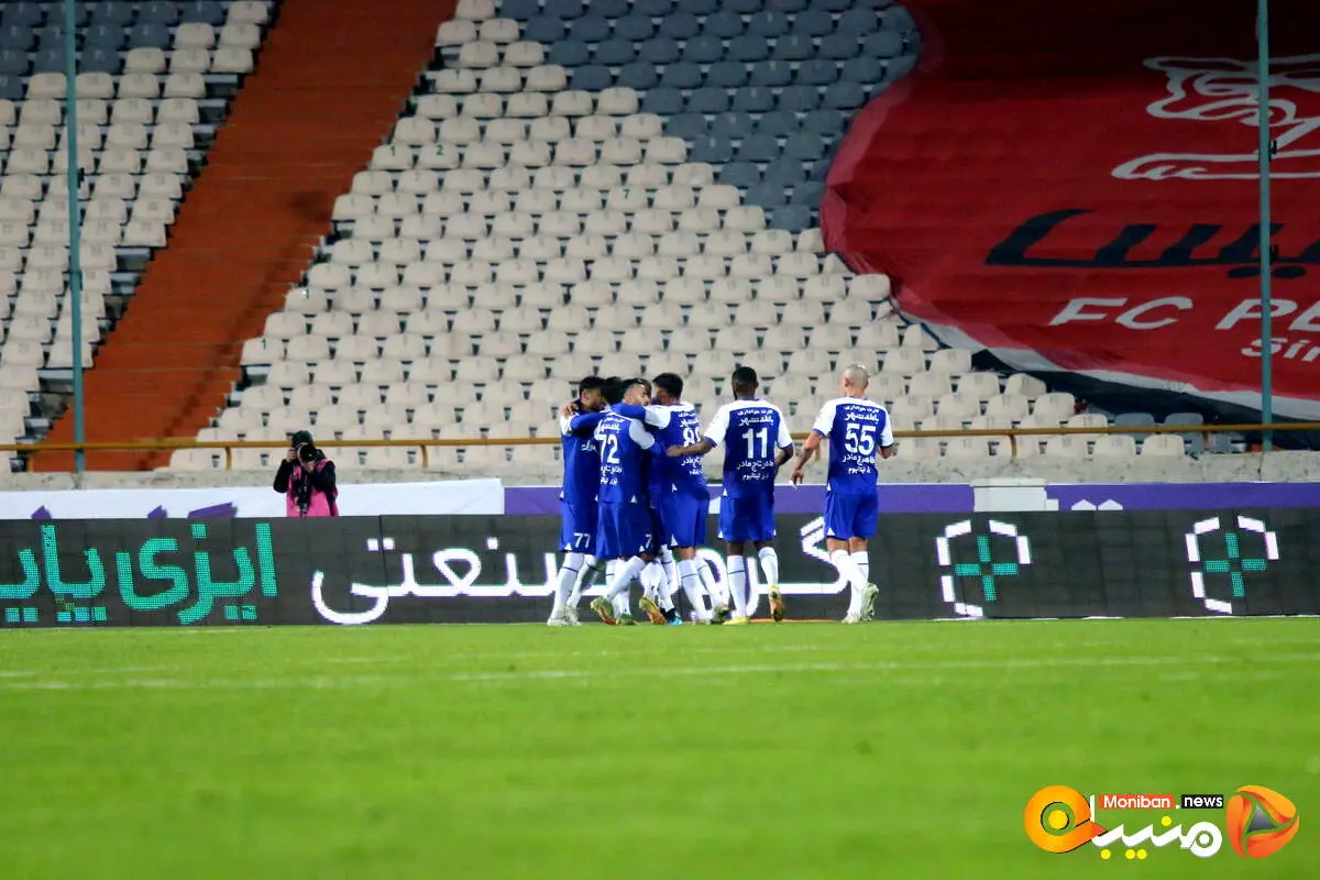 آبی‌ها، تنهاتر و بی پناه‌تر از همیشه!/استقلال؛ طفل سرراهی وزارتخانه‌ها!