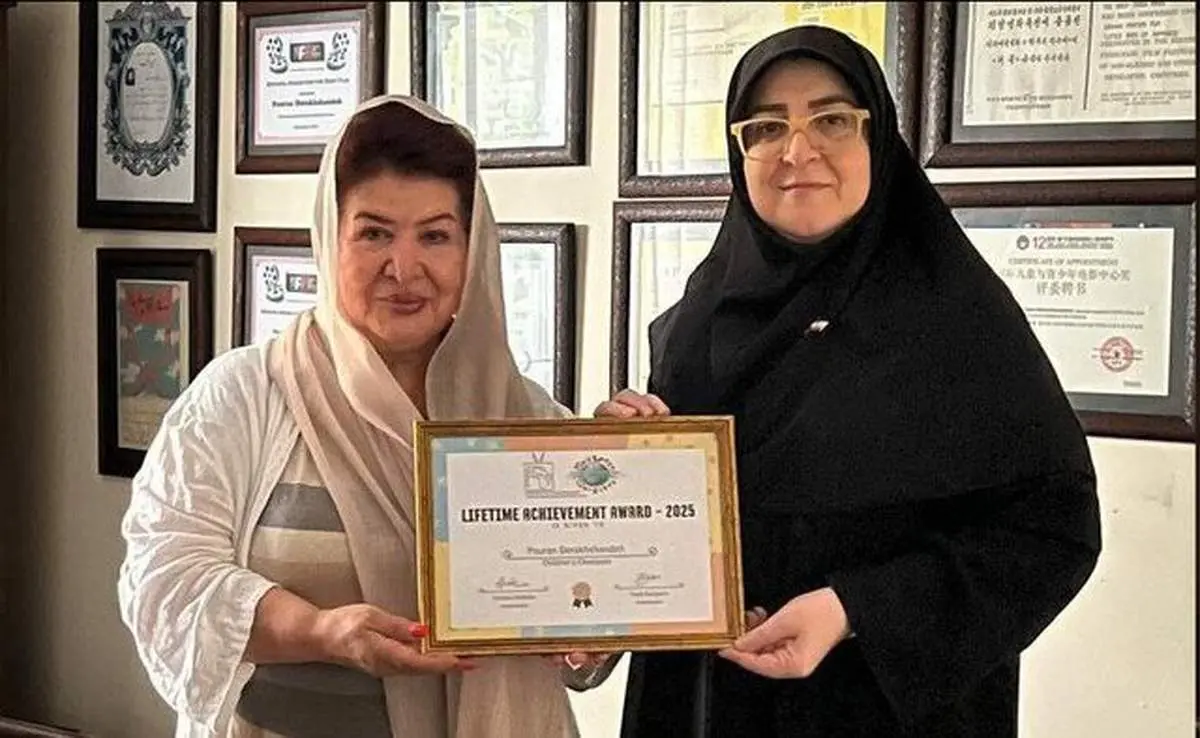 دیدار سخنگوی دولت با یک بانوی هنرمند