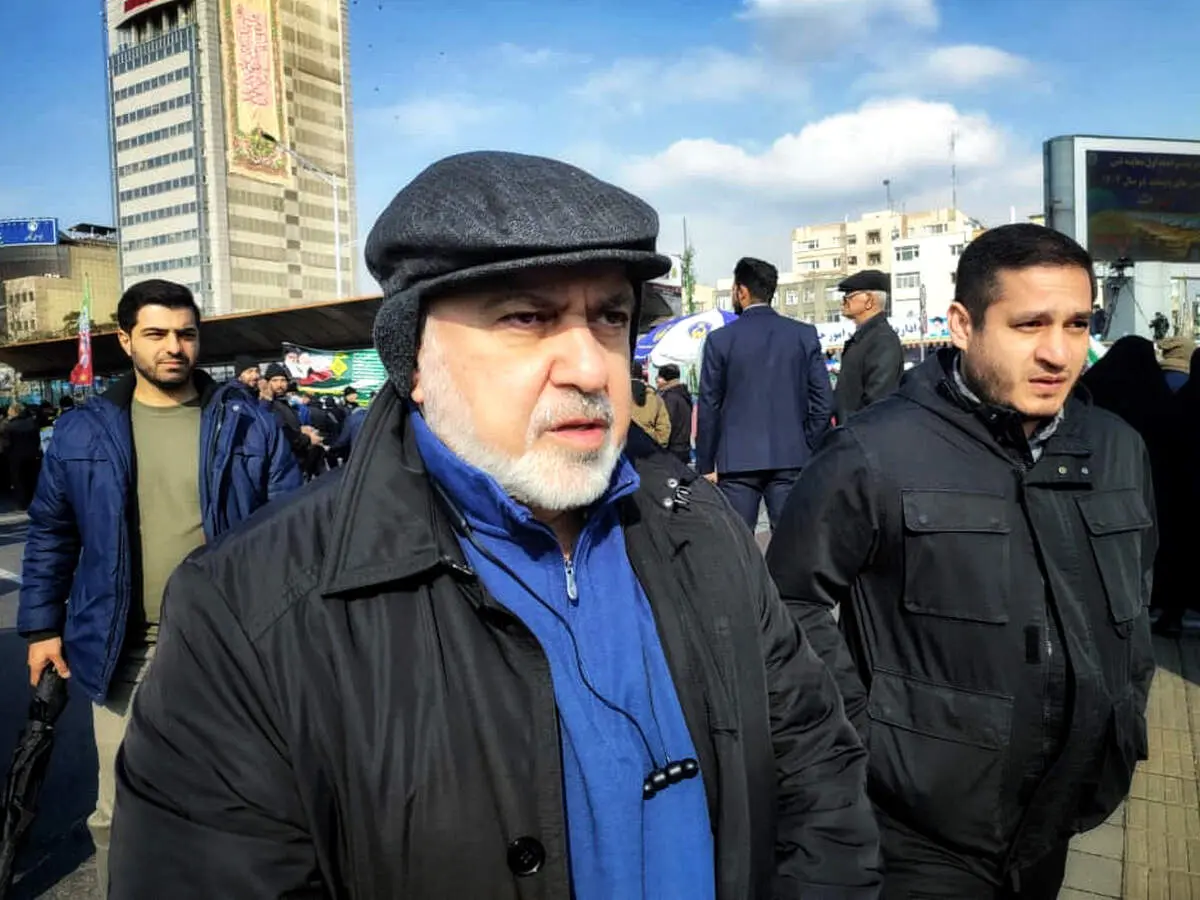 حضور ظریف در راهپیمایی 22 بهمن + عکس 