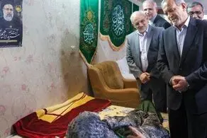 حضور پزشکیان در منزل مادر شهید رئیسی 