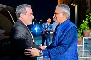 رایزنی عراقچی با همتای پاکستانی 