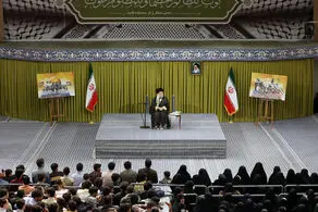 یک ابلهی پیدا میشود میگوید اجتماع مردم در انگلیس کار ایران است/ راه صدور نفت و ارزاق به رژیم صهیونیستی بسته شود