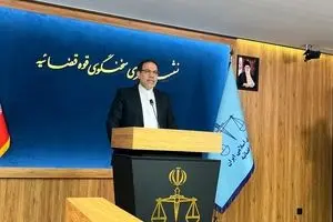 شبنم نعمت‌زاده همچنان متواری است 