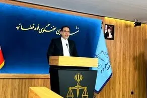 شبنم نعمت‌زاده همچنان متواری است 
