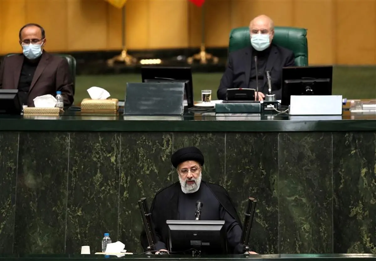 برای دفاع از فاطمی امین رئیسی به مجلس آمد