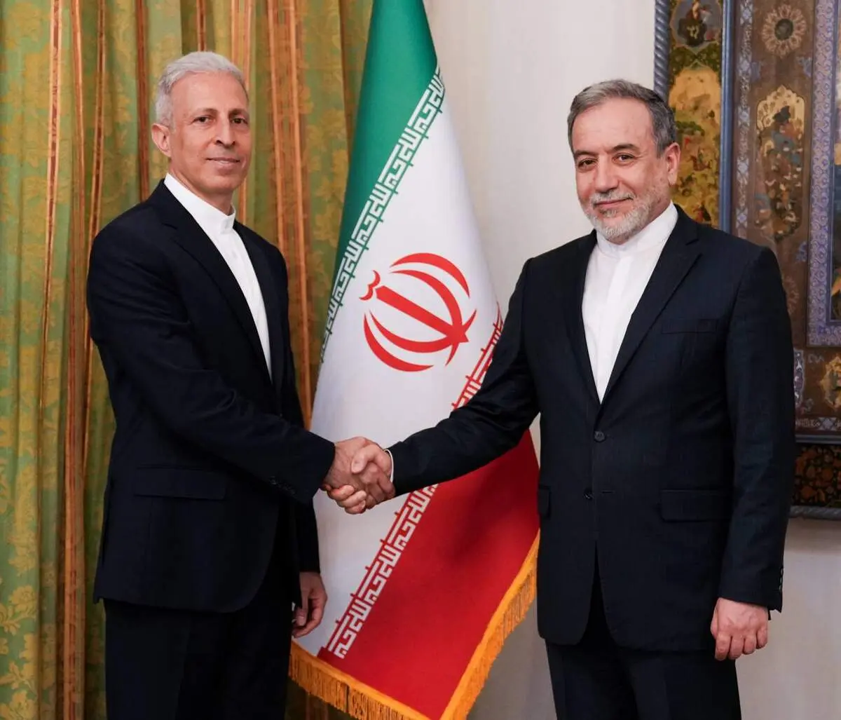 دیدار سرکنسول جدید جمهوری اسلامی ایران در گوانجو با وزیر امور خارجه 