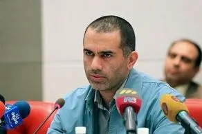 مدیر شبکه پنج سیما: سرافراز اکنون، مسحور چون «زامبی» است