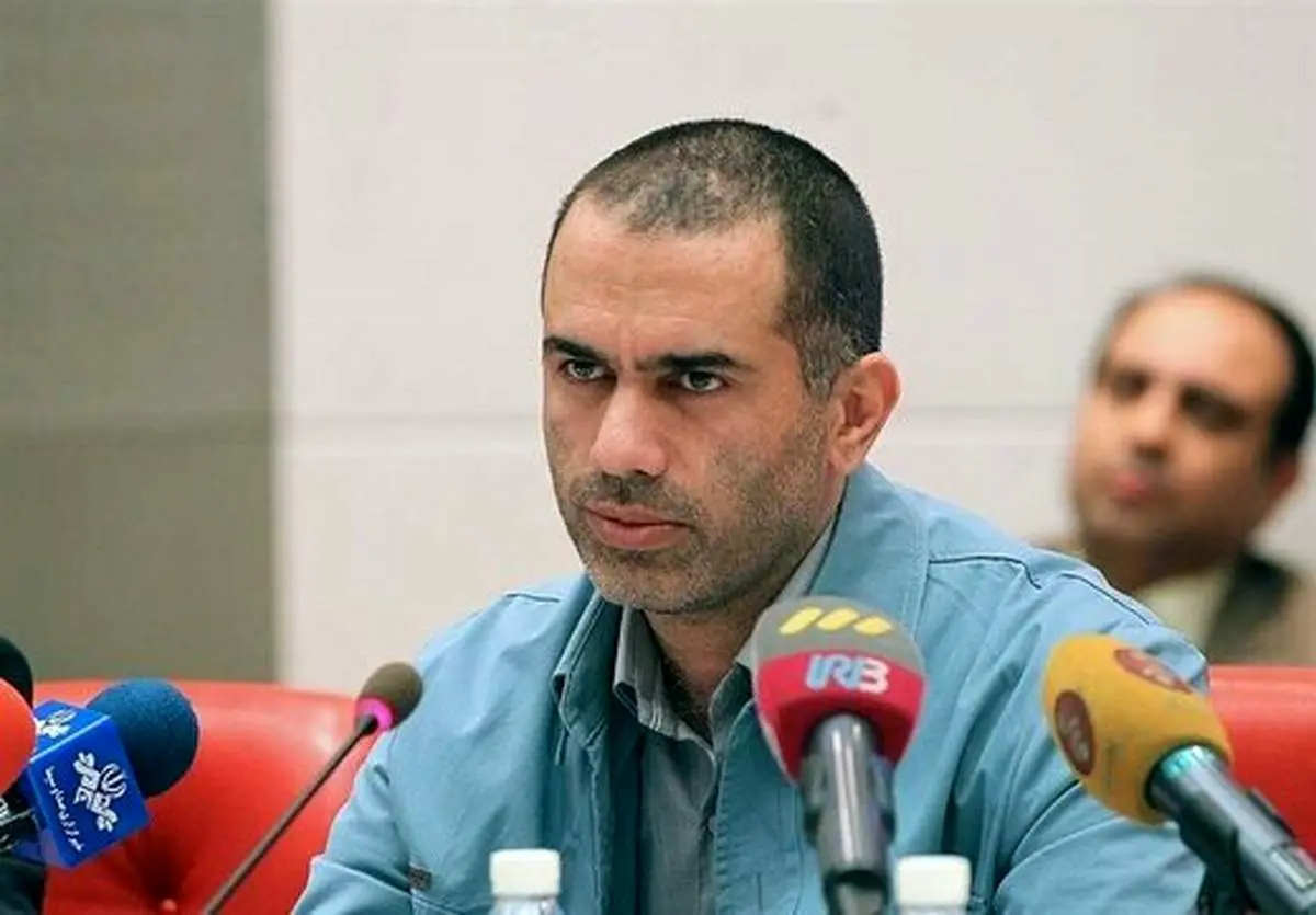 مدیر شبکه پنج سیما: سرافراز اکنون، مسحور چون «زامبی» است