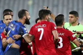 واکنش باورنکردنی داور پراشتباه به اعتراض شدید استقلالی‌ها