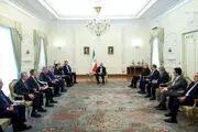 تاکید مسعود پزشکیان بر اتصال شبکه حمل‌ونقل ریلی ایران و عراق  