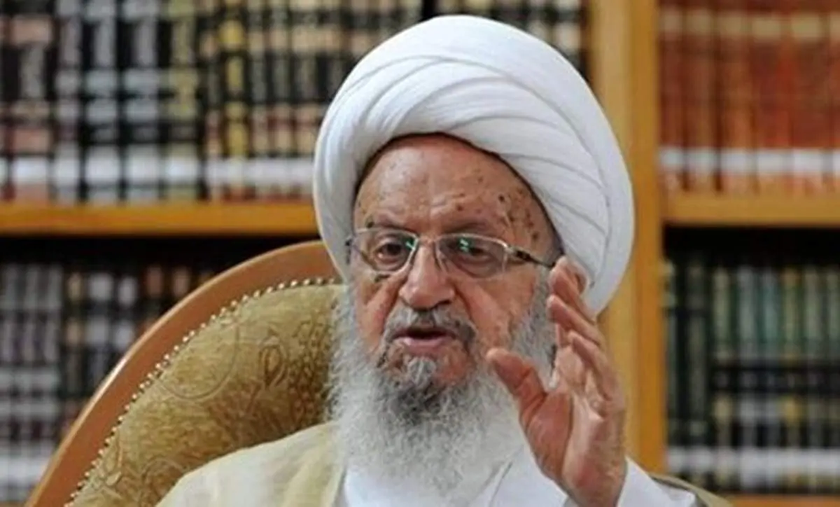 پاسخ آیت‌الله مکارم درباره ارسال پیامک به پدر وشوهر بانوانی که حجاب را رعایت نمی‌کنند