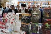 رهبر انقلاب از نمایشگاه کتاب بازدید کردند