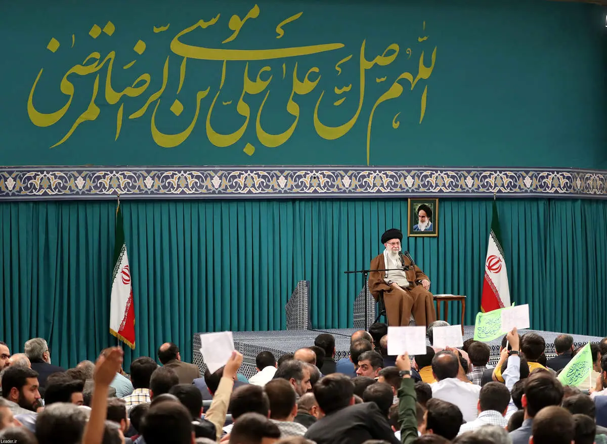 اولین واکنش رهبر انقلاب از وضعیت ابراهیم رئیسی و هیات همراه: ملت ایران نگران و دلواپس نباشند، هیچ اختلالی در کار کشور به وجود نمیآید