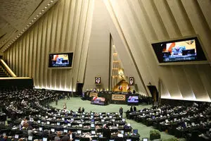 تذکر کتبی نمایندگان به مسئولان اجرایی؛ لزوم تسریع در ابلاغ ضوابط و سیاست های سینمای خانگی