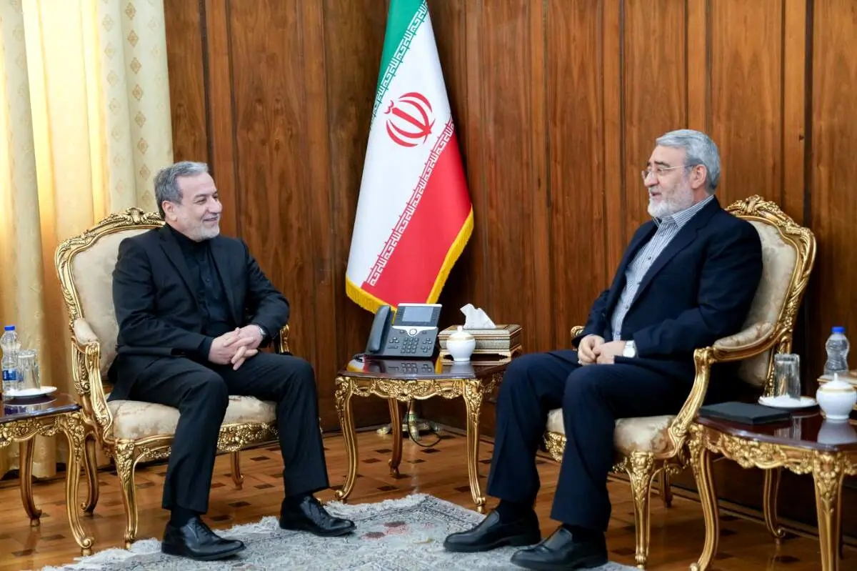 دیدار سفیر ایران در چین با وزیر امور خارجه