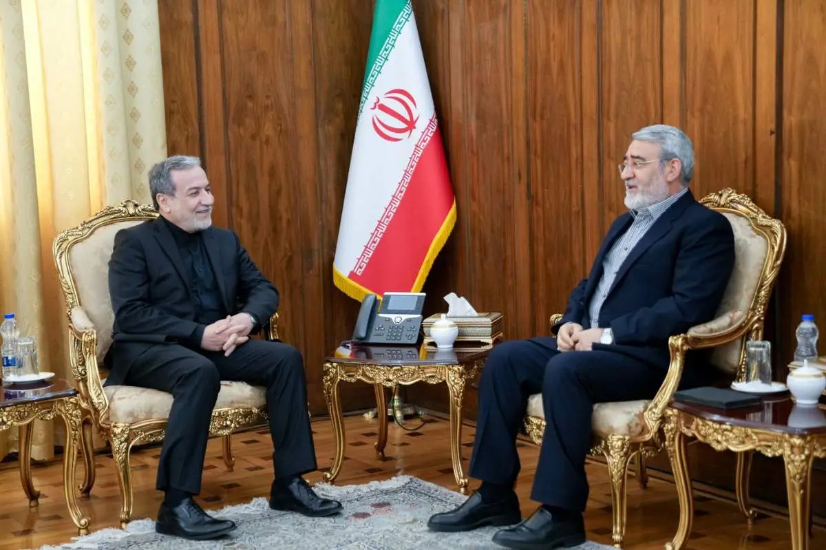 دیدار سفیر ایران در چین با وزیر امور خارجه