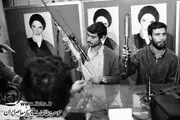 این فعال سیاسی معروف ایرانی اسلحه به دست شد+عکس