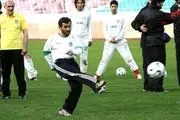 واکنش احمدی‌‌نژاد به قهرمانی پرسپولیس