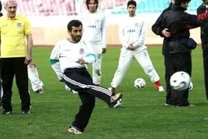 واکنش احمدی‌‌نژاد به قهرمانی پرسپولیس