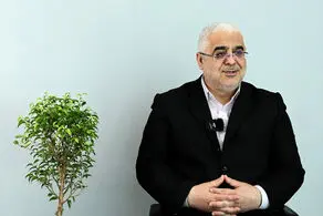 جبهه پایداری و تندروها خاکریز به خاکریز جلو می‌آیند/ چرا وزرا باید دنبال نوبت گرفتن از ثابتی و رسایی باشند؟ 