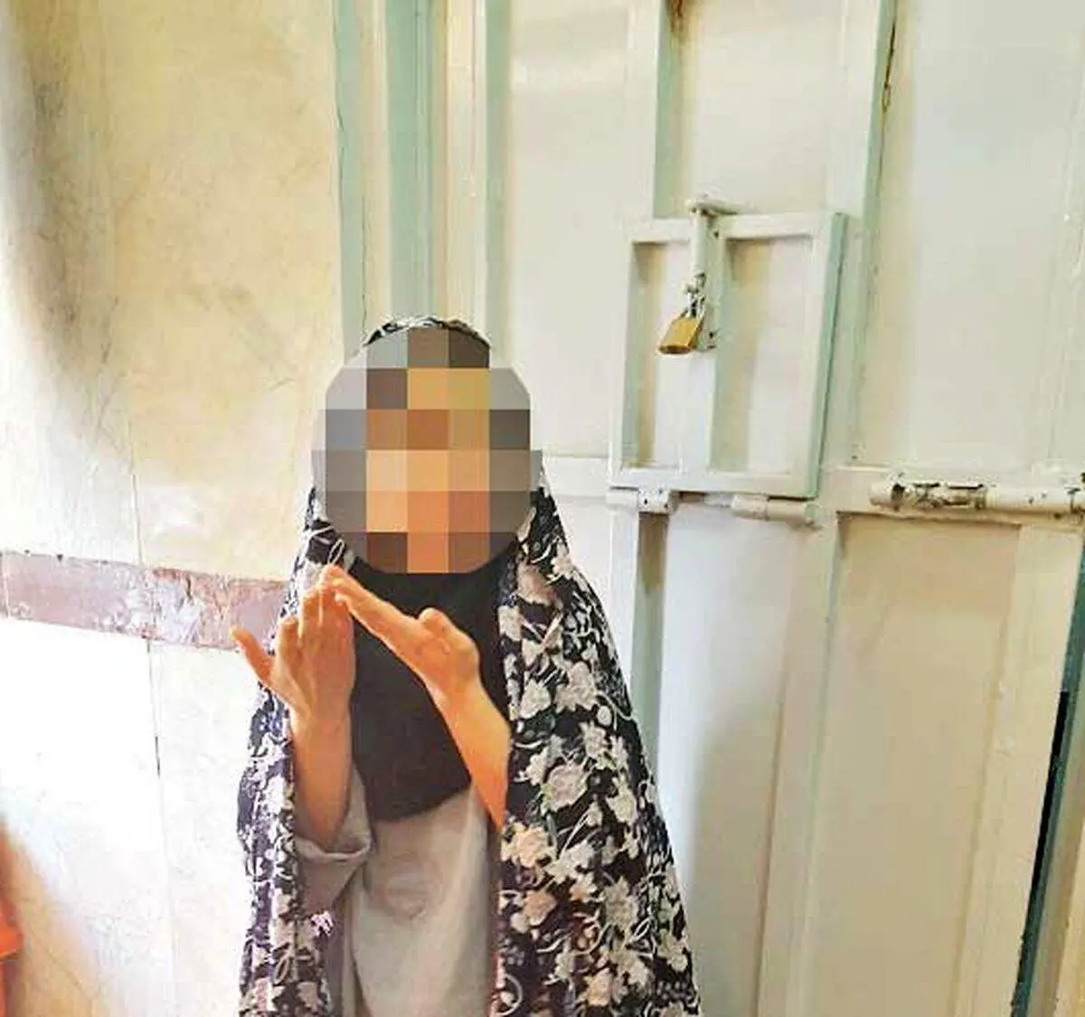 پدر شوهر پلید در کیف عروسش مواد گذاشت تا به دست پسرش در زندان برسد!