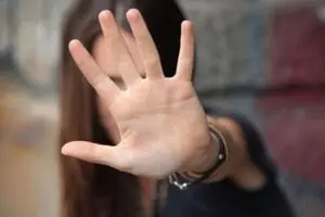 تهیه فیلم سیاه از صحنه آزار دو دختر 15ساله در پارتی شبانه