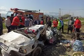تصادف وحشتناک دو خودرو و ورود به داخل یک رستوران+فیلم