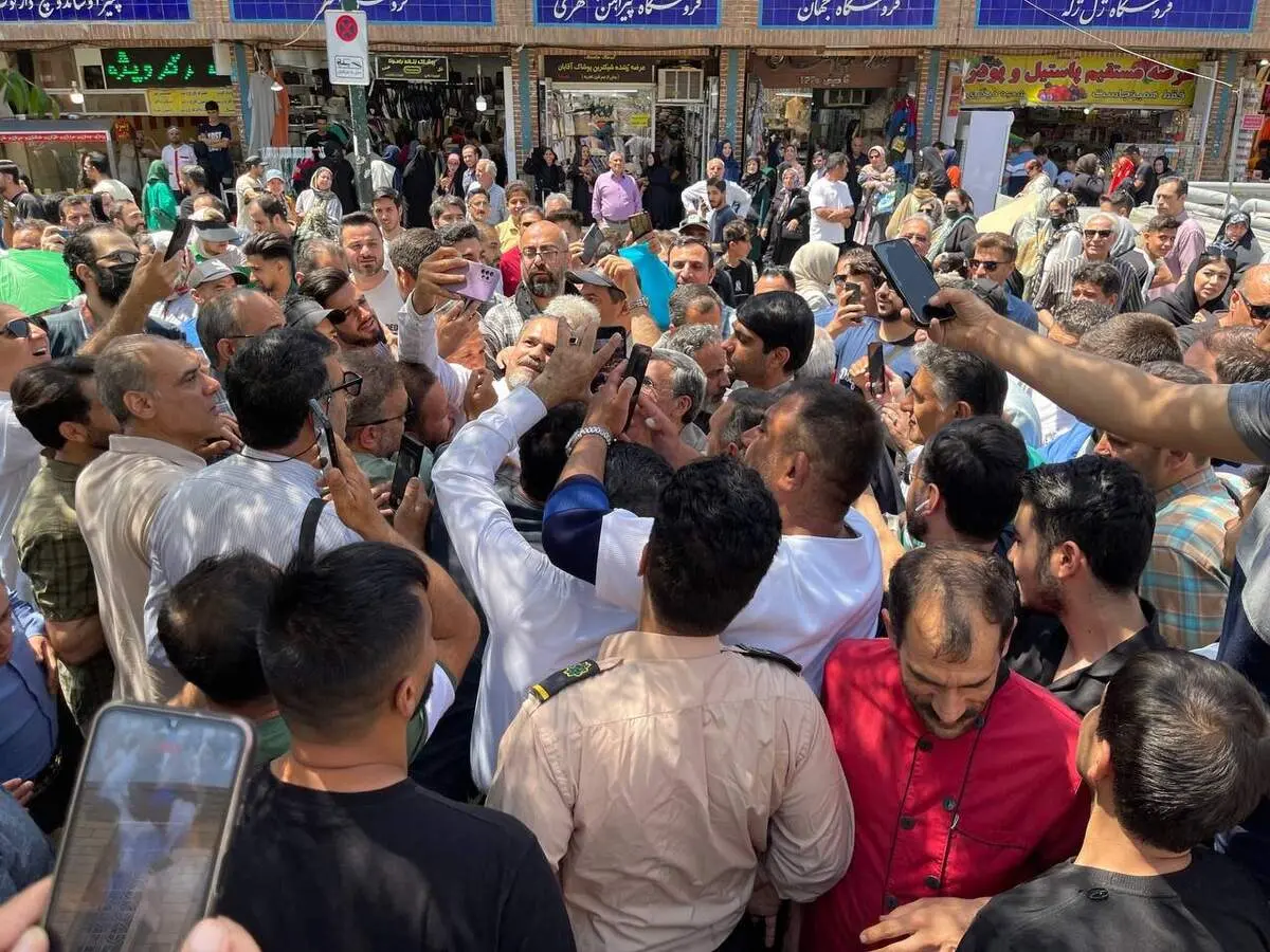 محمود احمدی نژاد: با چهارتا اقدام مشکلات اقتصادی حل می‌شود 