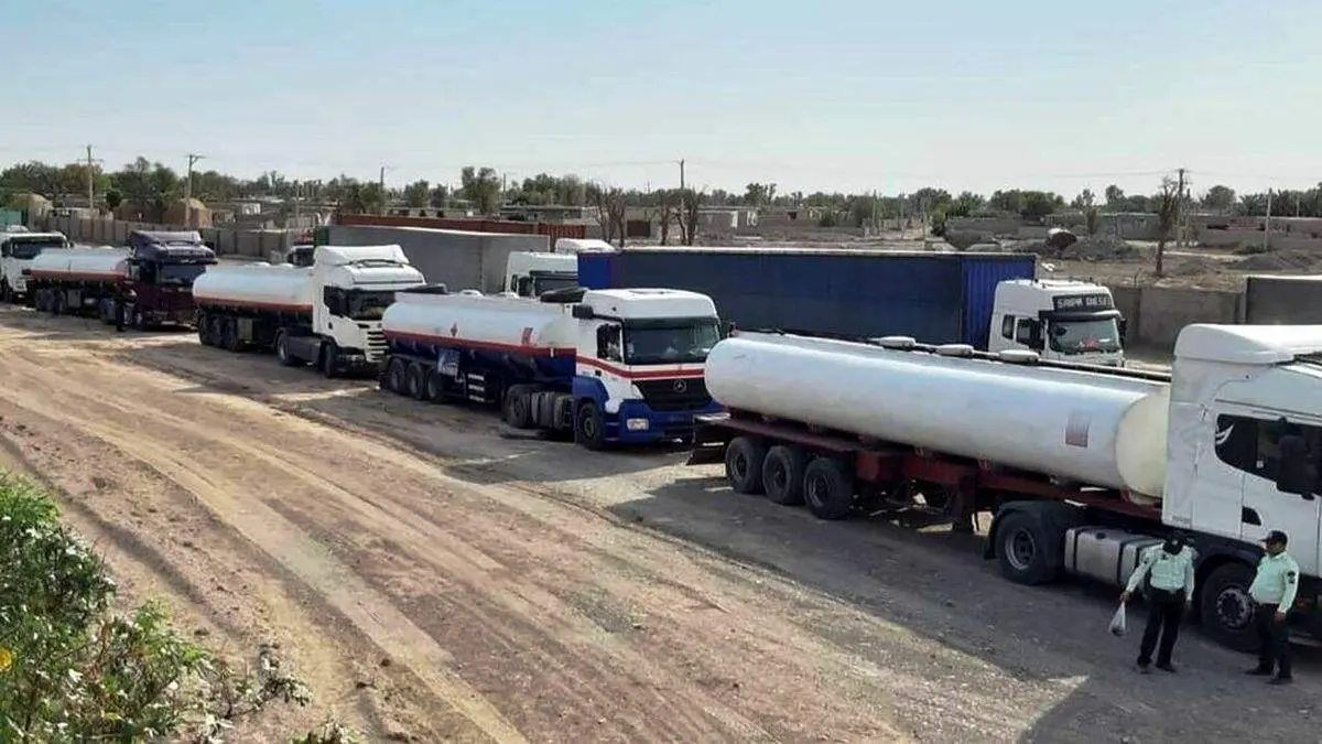 بازگشت ۷۴ تانکر بنزین به ایران از سوی طالبان: بیکیفیت است!