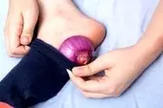 به این دلایل هنگام خوابیدن پیاز را داخل جوراب قرار دهید!
