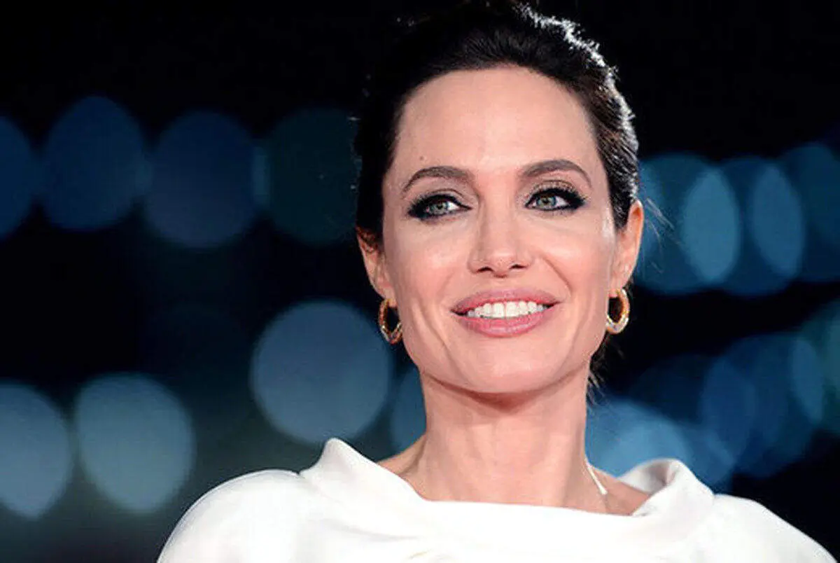حضور آنجلینا جولی در خط مقدم جنگ + عکس 