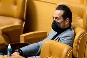 دادستانی باید از طریق پلیس اینترپل «علی کریمی» را تحت تعقیب قرار دهد