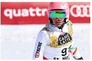 بازگشت عاطفه احمدی اسکی باز پناهنده به ایران