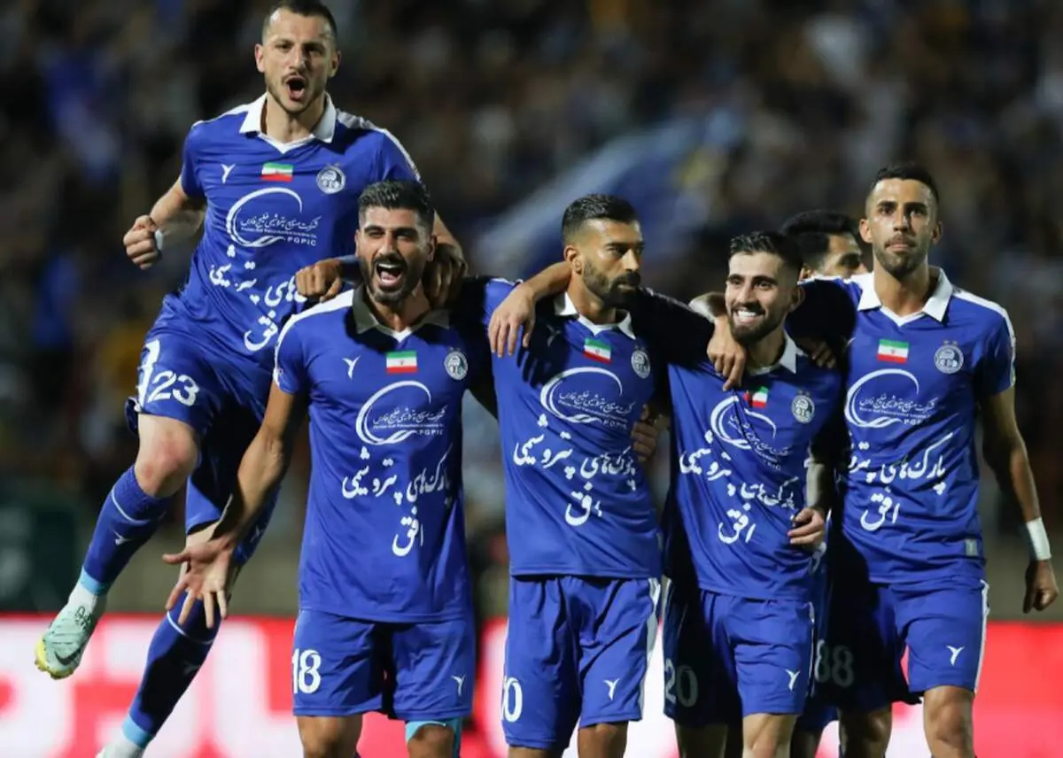 کاپیتان‌ها به سمت یک استقلالی و یک پرسپولیسی رفتند/ تصاویر