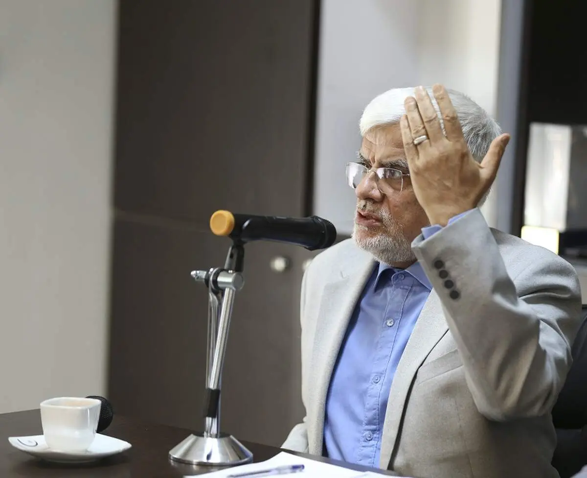 علی شریفی زارچی: دکتر عارف یک روز پس از اخراج من از دانشگاه شریف استعفا داد 