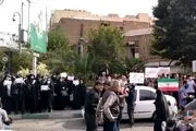 تجمع اعتراضی روبروی سفارت انگلیس در تهران/ ببینید 