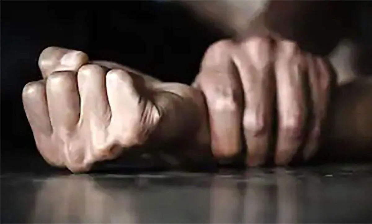 مادر بی‌و جدان دخترانش را میداد که دوست پسرش به آنها تعرض کند!/ جزئیات دردناک