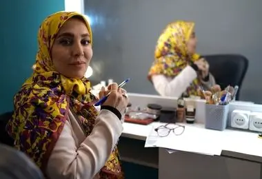 ژیلا صادقی برای احسان کرمی نوشت: هرچقدر تو آمریکا عرعر کنی به زودی شوت میشی بیرون!