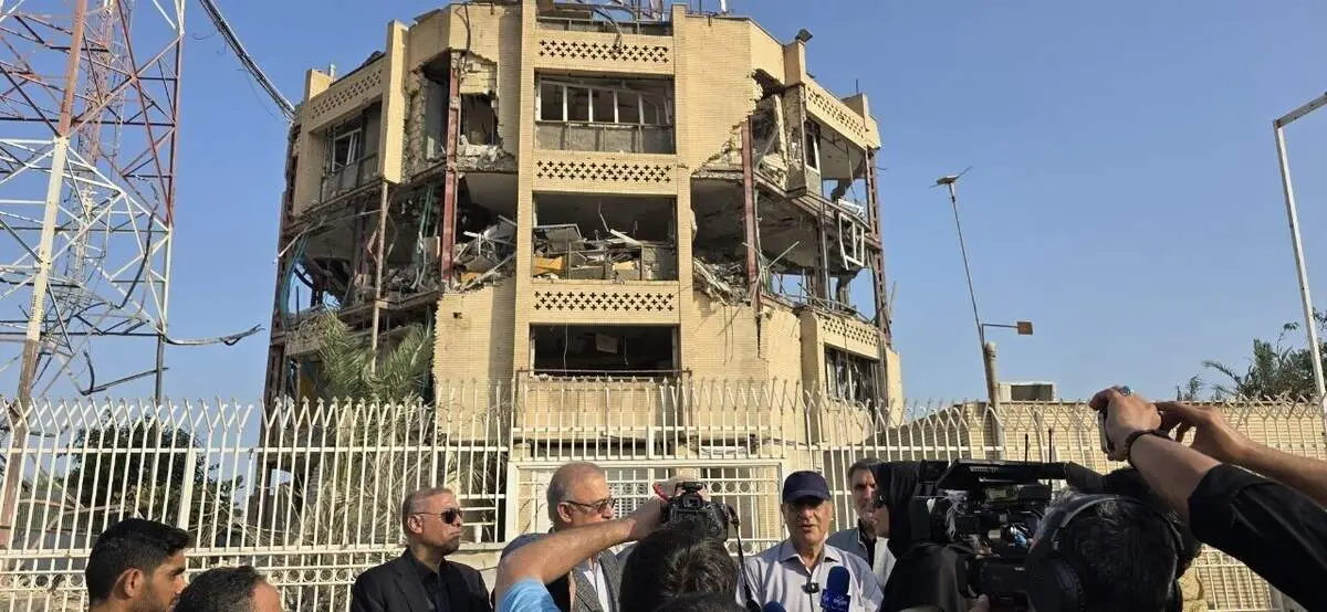 بازدید معاون اجرایی رئیس‌جمهور و وزیر نیرو از کشتی‌سازی خلیج‌فارس