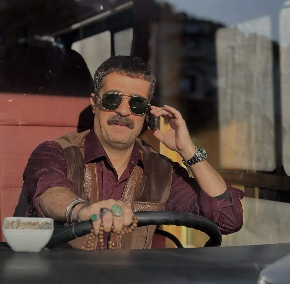 ارسطوی سریال پایتخت با ریش پروفسوری جذاب شد/ عکس