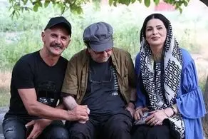 فیلم احساسی از دختر داریوش مهرجویی همراه مادرش موقع آواز خواندن/ ویدئو