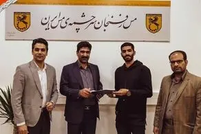 محمد انصاری به این شکل عجیب  در تیم جدیدش معرفی شد!