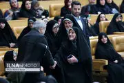 عکس جالب پزشکیان در آغوش خواهرش + ببینید 
