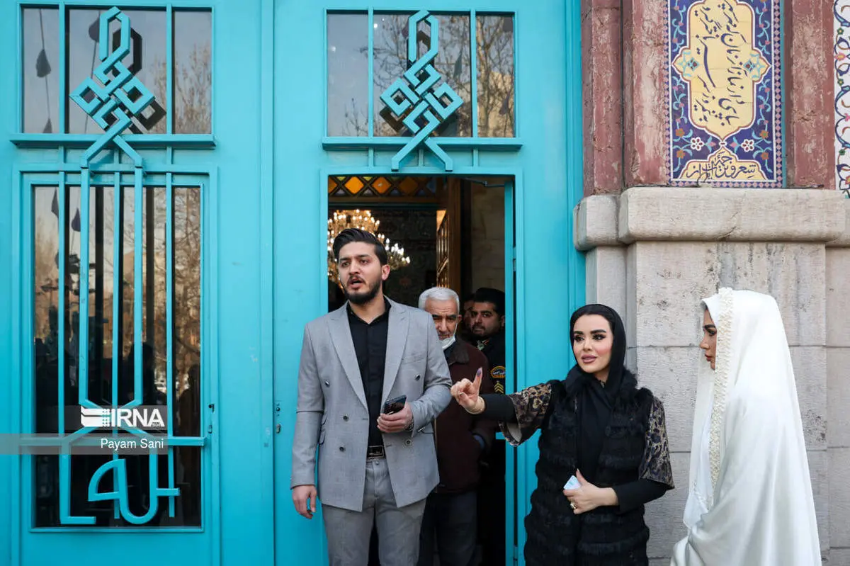 عکس از زنان کم حجاب که در انتخابات شرکت کردند + ببینید