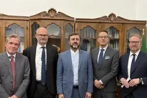 گزارش غریب‌آبادی از رایزنی‌های دیپلماتیکش در تهران 