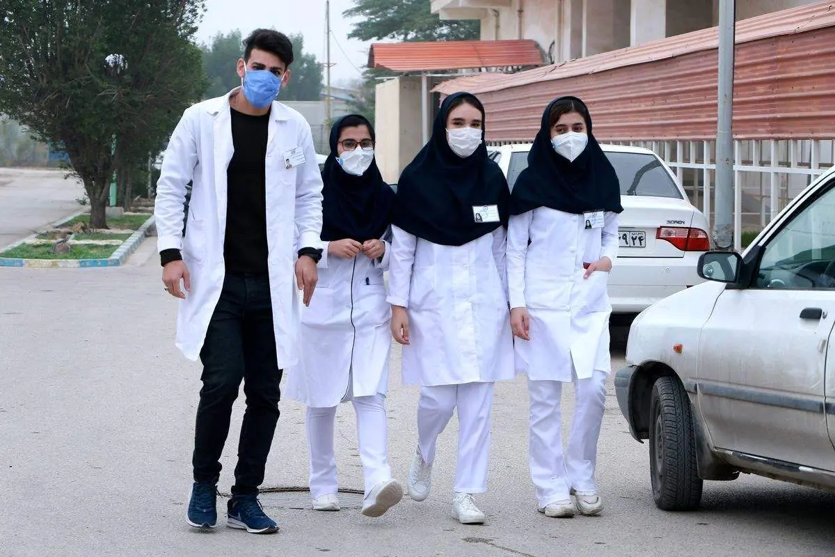 خانوادهها برای یک نوبت جراحی چادر میزنند