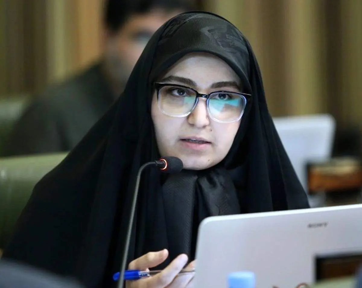 شعرخوانی دختر سردار سلیمانی/ اعضای شورای شهر جلسه را ترک کردند + ببینید  