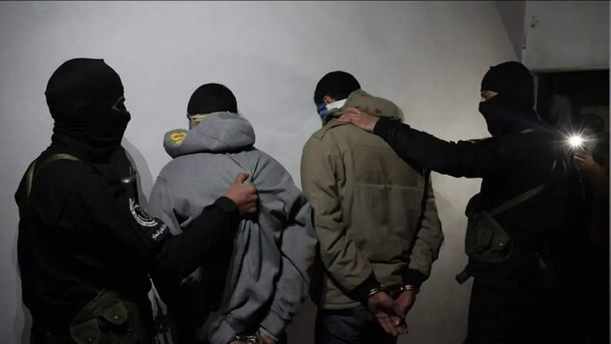 مهمات کشف و ضبط شده از تروریست‌ها در حرم حضرت زینب (س) + عکس 