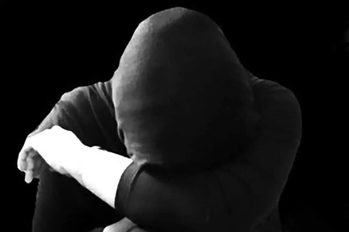در یک نگاه عاشق چشم های رنگی اش شدم اما نمی دانستم او یک...!