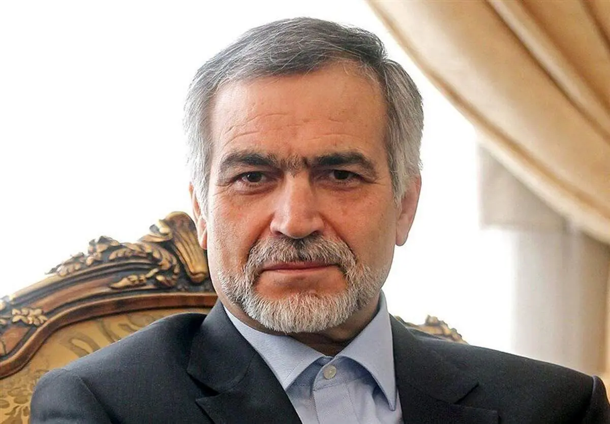 حسین فریدون در زندان چه کار می کند؟ 